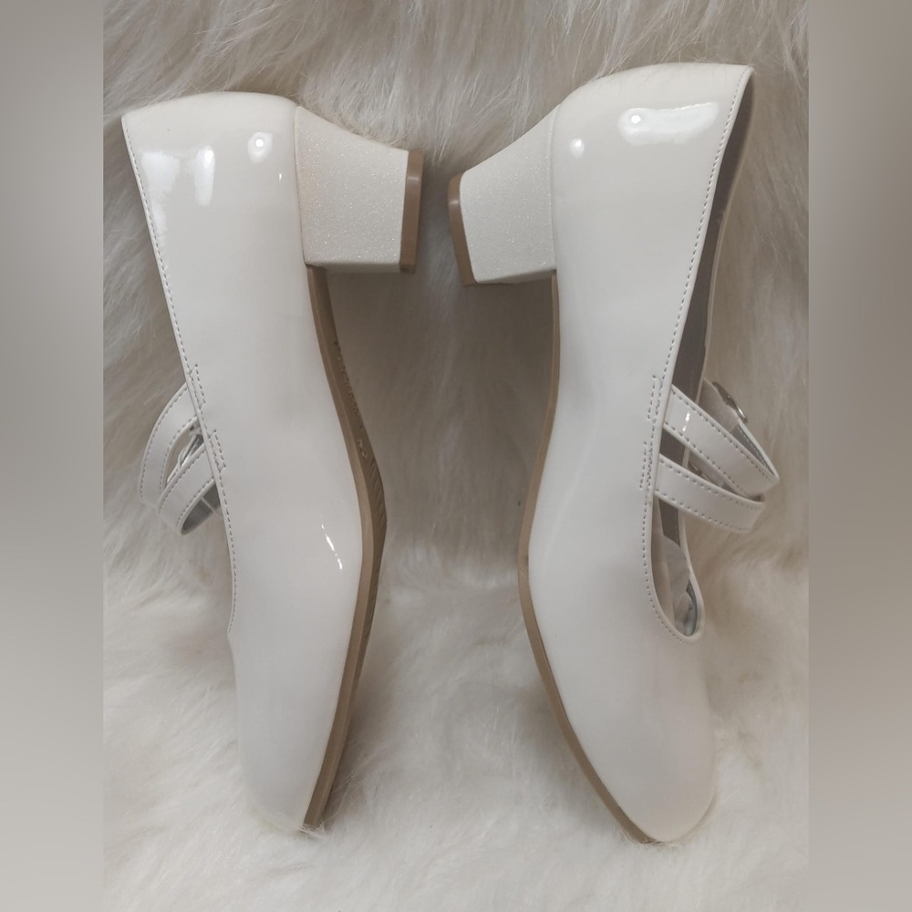 NIB American Eagle Outfitters Big Girl Pumps White, for weddings, Size 5.5